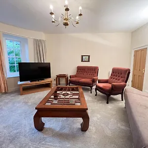 Spacious Flat Sleeps 8 Near Princes Street Appartamento